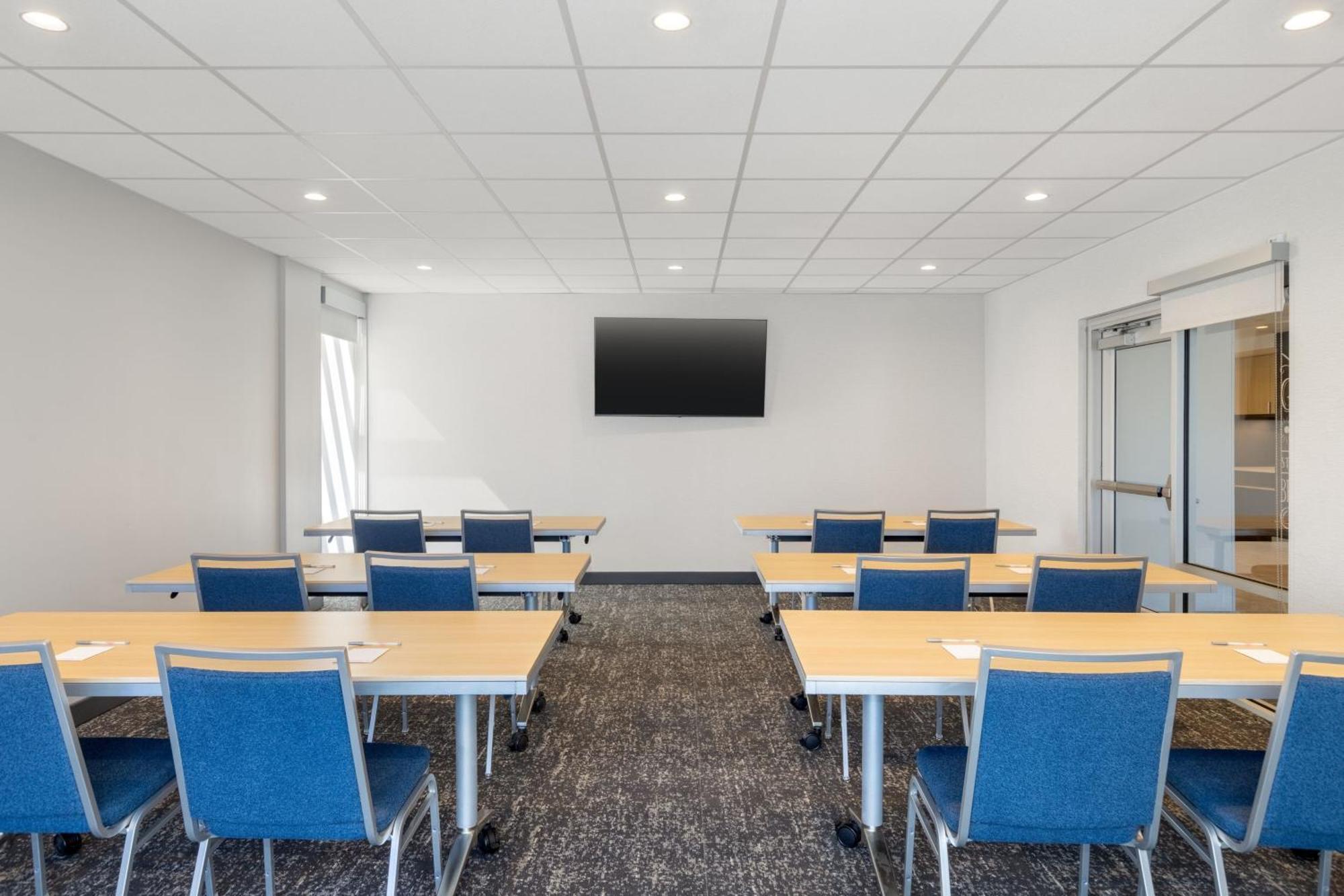 Towneplace Suites By Marriott Geneva At Spire Academy Luaran gambar