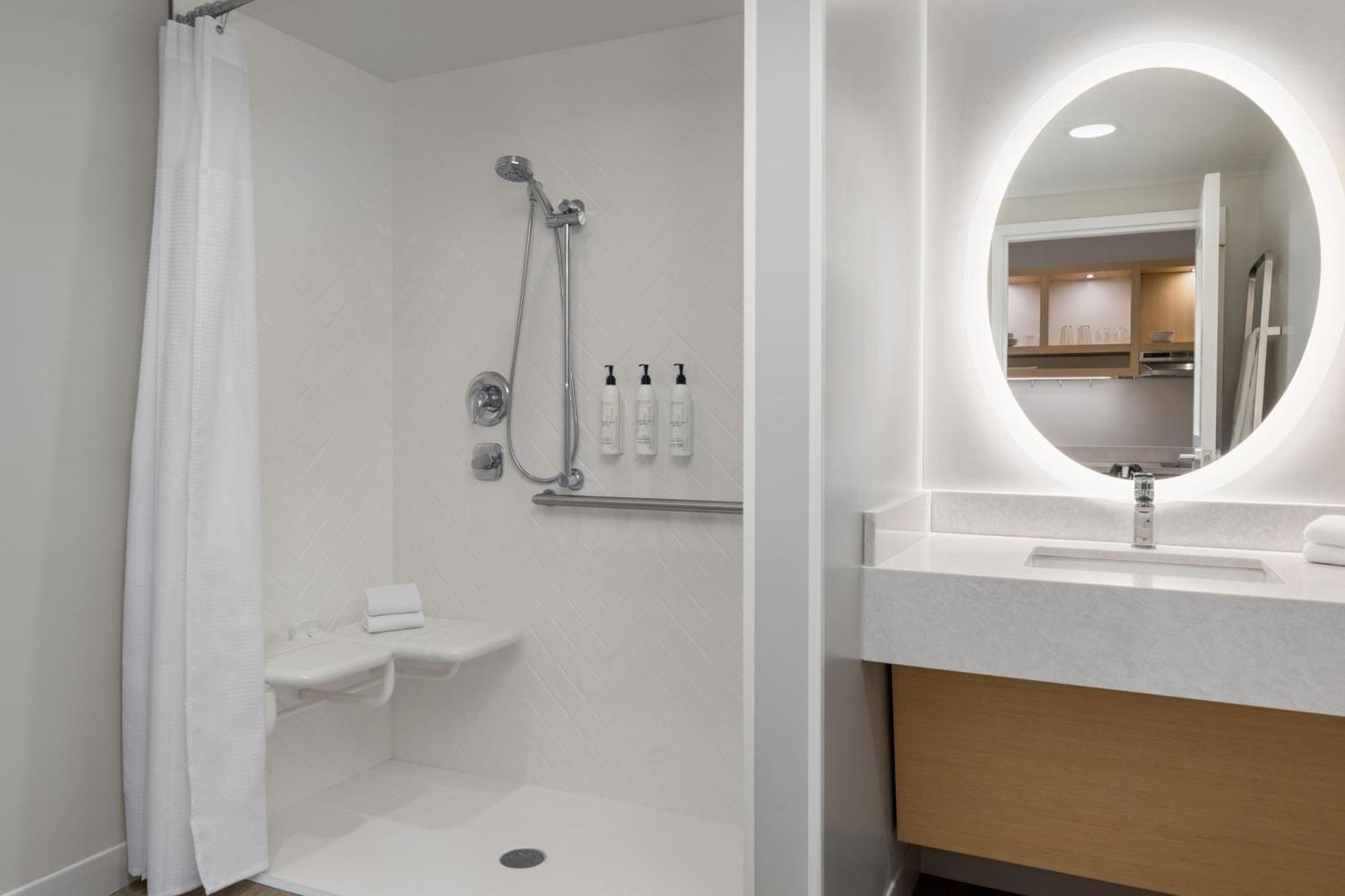 Towneplace Suites By Marriott Geneva At Spire Academy Luaran gambar