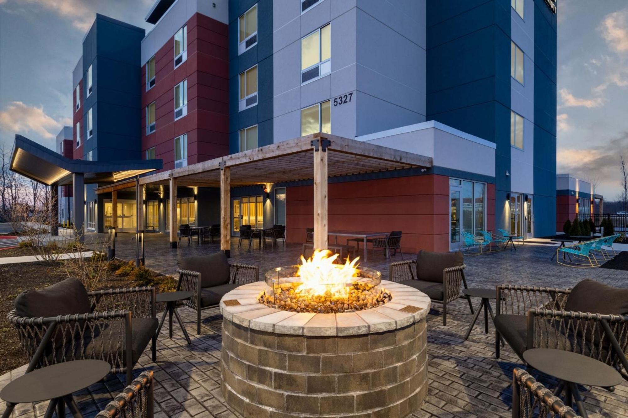 Towneplace Suites By Marriott Geneva At Spire Academy Luaran gambar