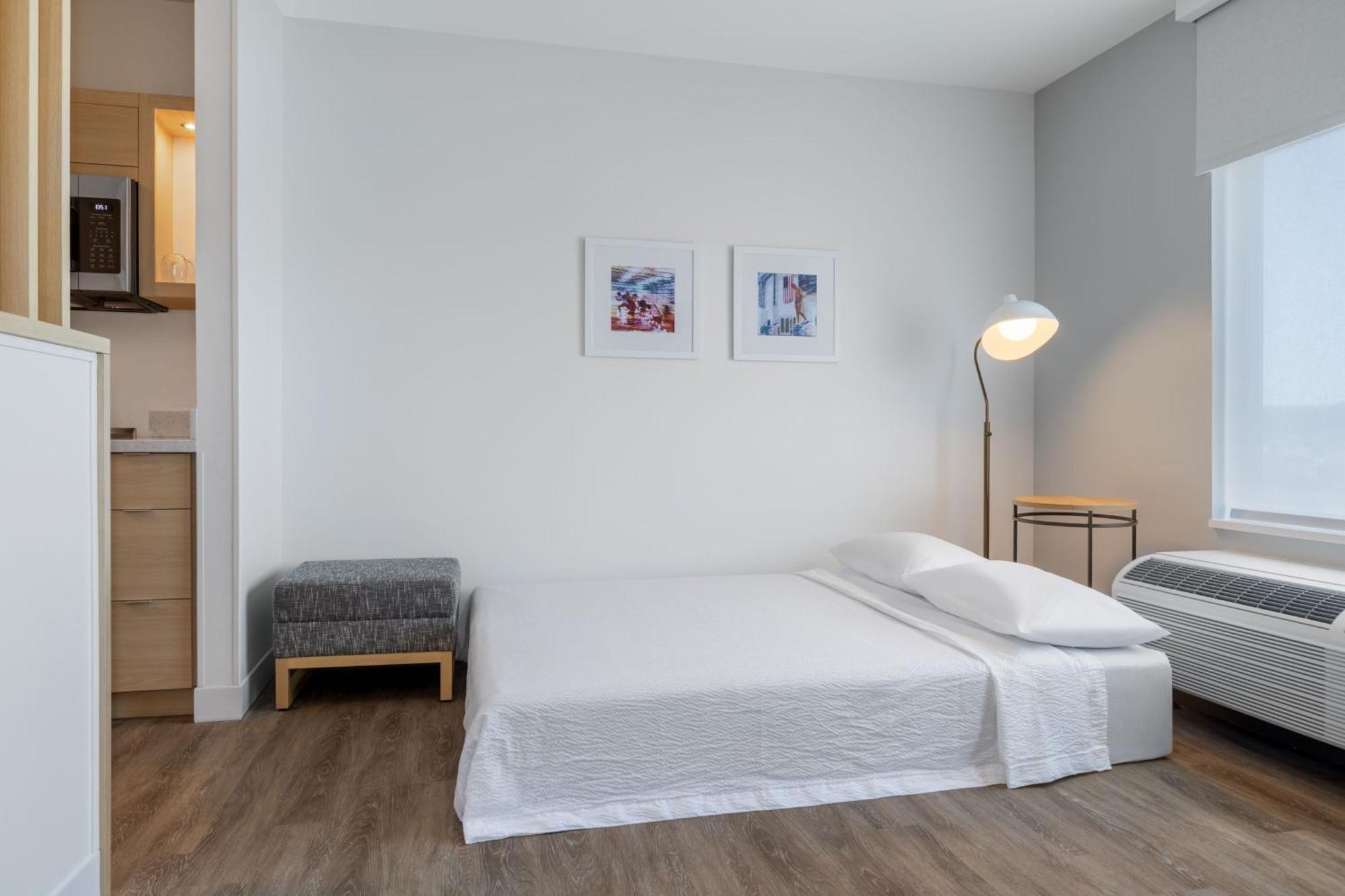 Towneplace Suites By Marriott Geneva At Spire Academy Luaran gambar